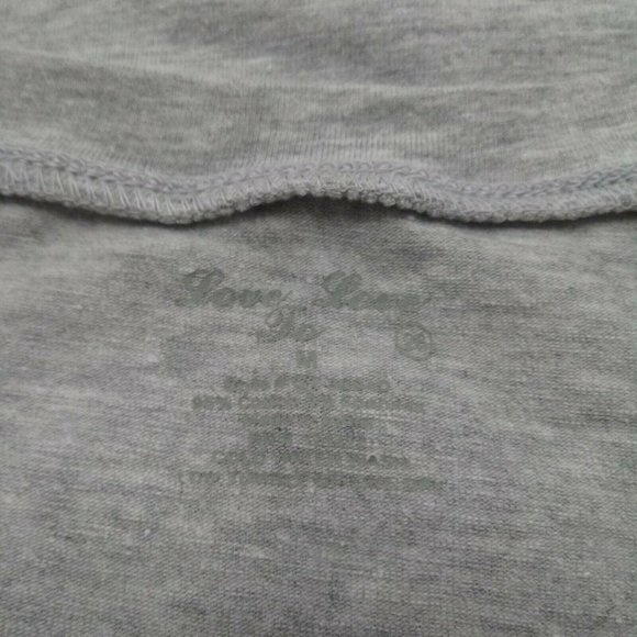 🔥4/$20 Love To Love Classic V-Neck Tee Medium - Picture 7 of 12